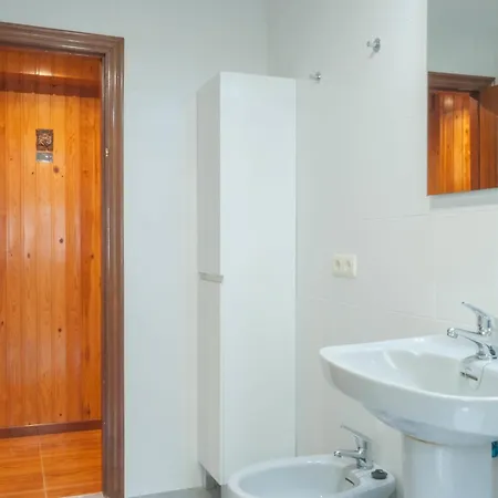 Avg Alvaro De Albornoz 19 شقة *