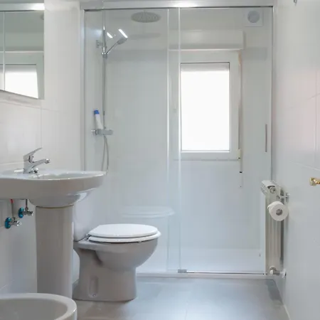 Avg Alvaro De Albornoz 19 شقة خيخون