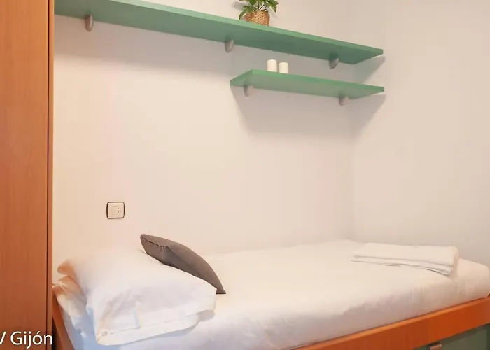 Avg Alvaro De Albornoz 19 *