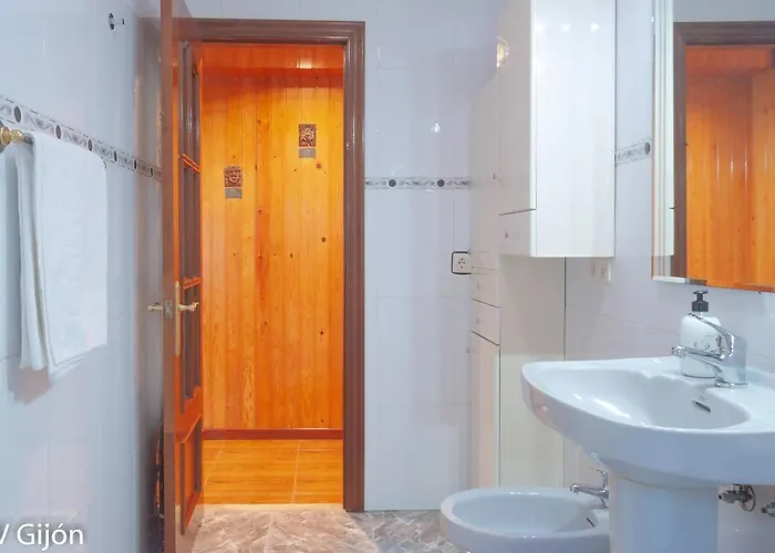 Avg Alvaro De Albornoz 19 アパート ヒホン