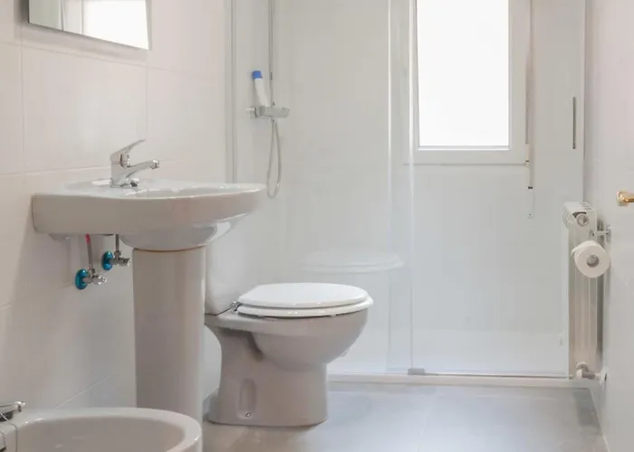 Avg Alvaro De Albornoz 19 アパート ヒホン