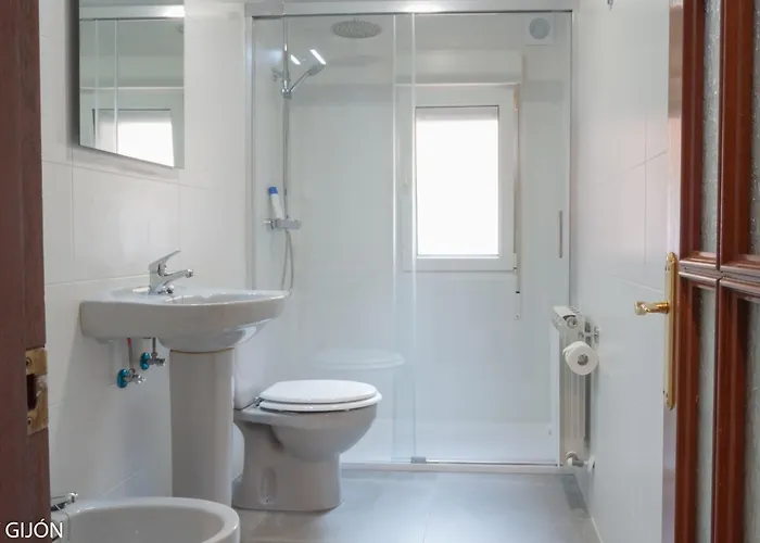 Avg Alvaro De Albornoz 19 アパート ヒホン